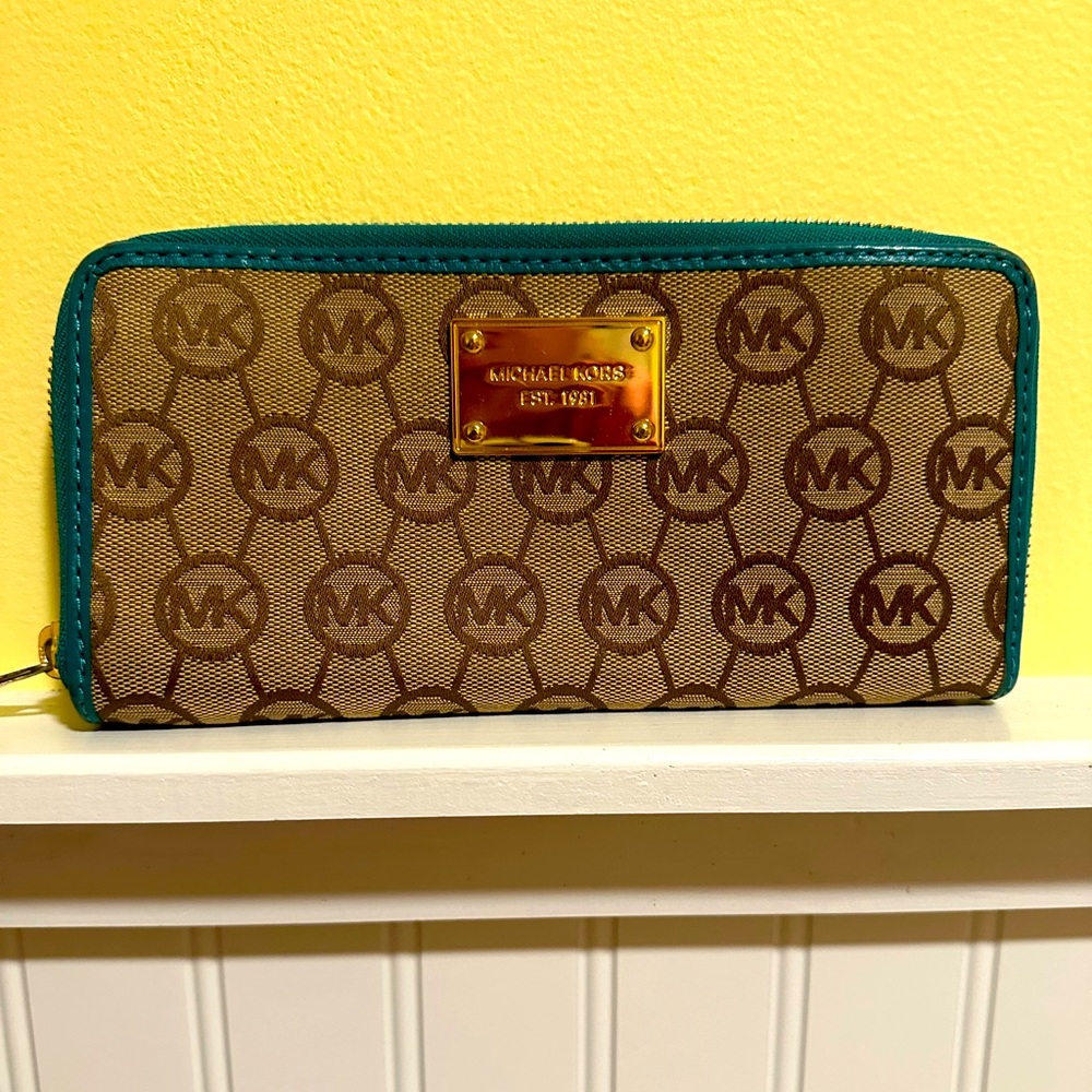 GUC Authentic Michael Kors Wallet
